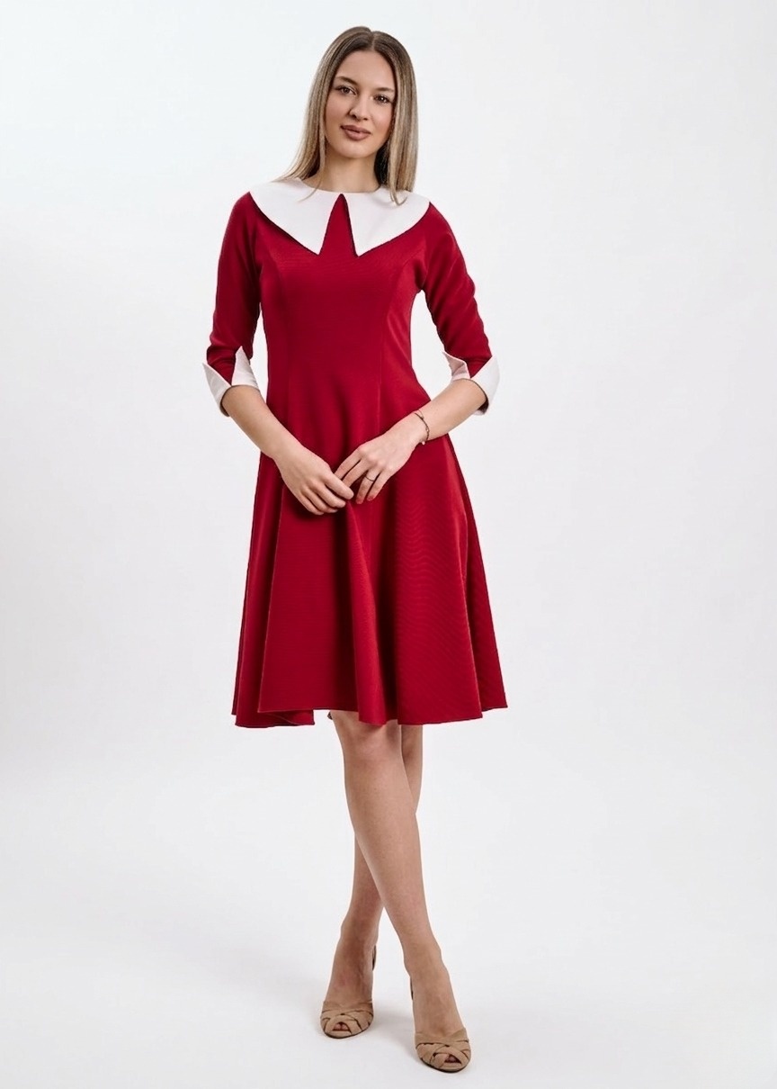 ROCHIE IN CLINI ROSIE CU GULER SI MANSETE ALBE